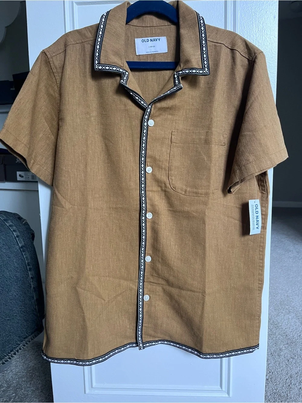 Old Navy boys Short Sleeve Button-Down Shirt in Brown with Black Trim
